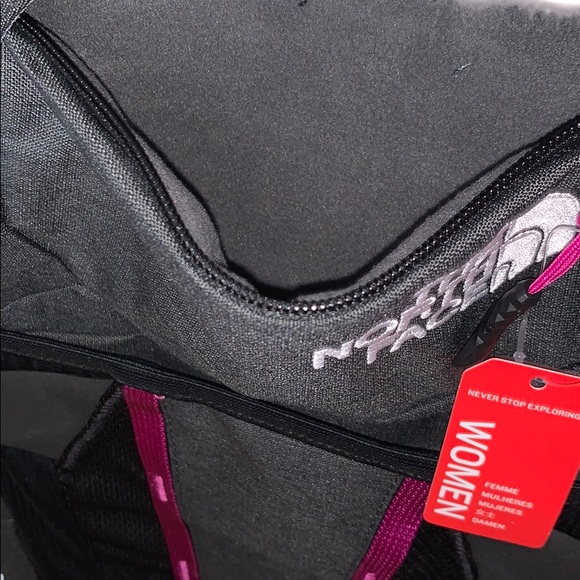 NWT The North Face Recon Backpack - Grey/Purple - Picture 13 of 16